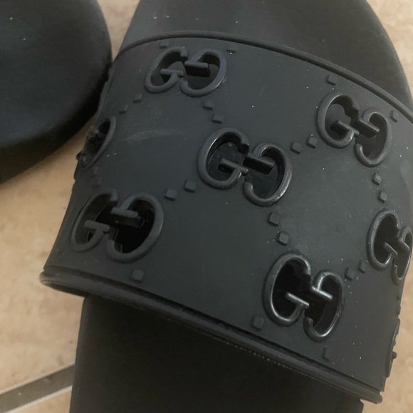 Gucci slides - Picture 2 of 3